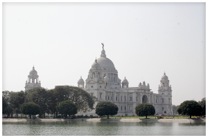 Victoria Memorial Hall view next to the ponds