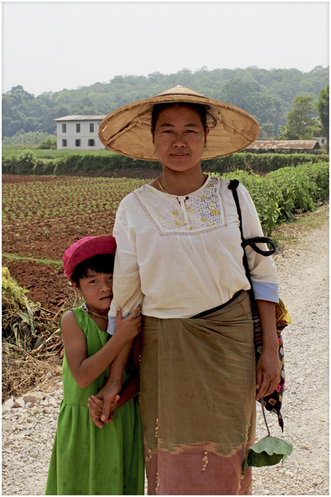 Family in the fields of Pyin Oo Lwin